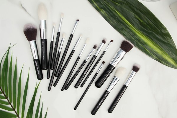 Comment adapter votre maquillage pour un look de jour à nuit ?